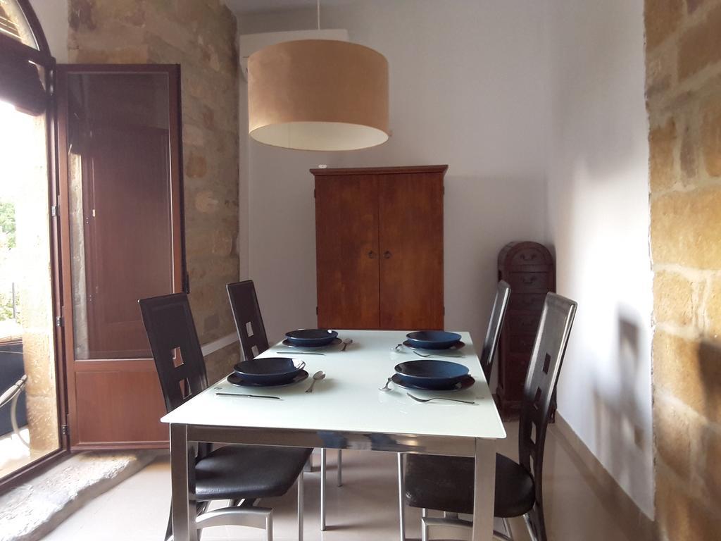 Apartamentos Sol De Mayo Úbeda Exterior foto